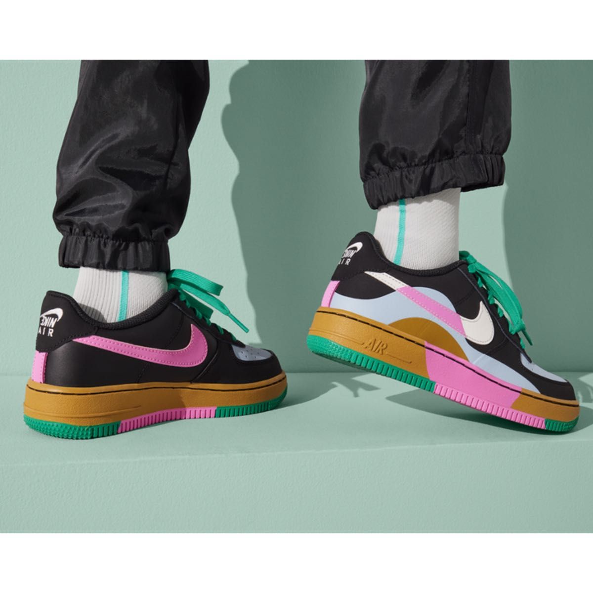 新品24 5cm】NIKE AIR FORCE1LV8 2 (GS) エアフォース1 新品24 5cm】NIKE AIR FORCE1LV8 2 (GS) エアフォース1