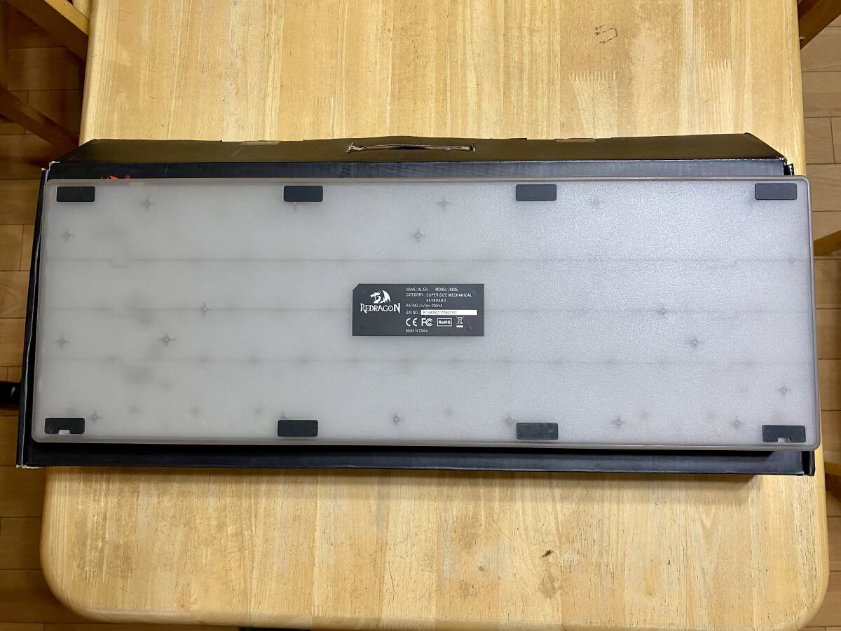 ほぼ未使用大型Redragon K605 エイリアン ジャイアント ほぼ未使用大型Redragon K605 エイリアン ジャイアント