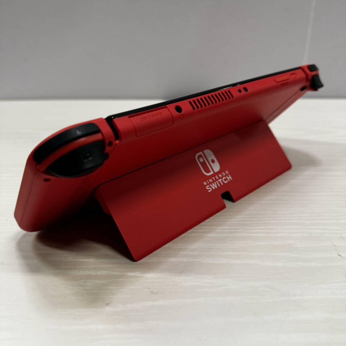 新型 任天堂 スイッチ Nintendo Switch（有機ELモデル） マリオレッド スーパーマリオブラザーズ 赤 レッド 美品 初期済み_画像5