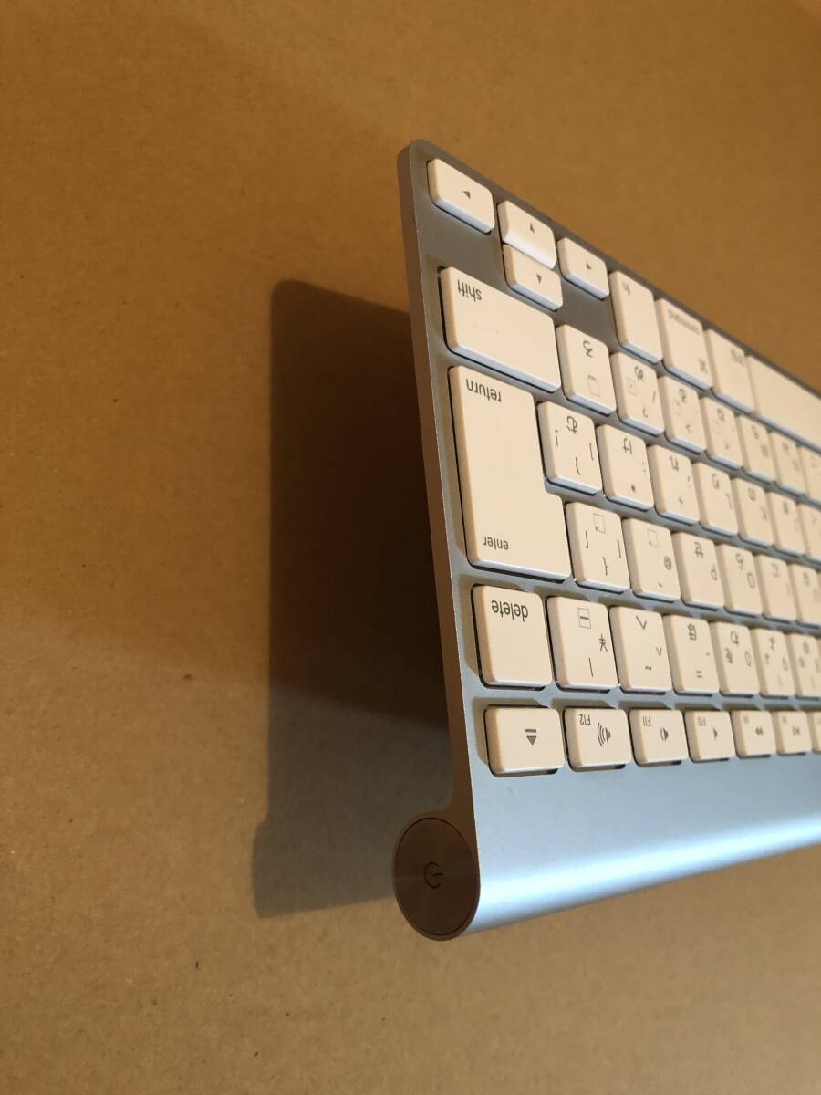 Apple 純正Magic Keyboard A1314 Bluetooth 単3電池2本 日本語配列の画像5