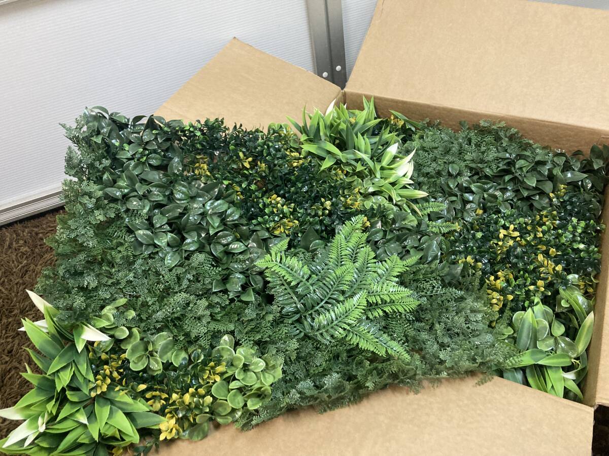 未使用品　タンスのゲン フェイクグリーン 壁掛け 50×50cm 4枚セット　人工植物マット　観葉植物　　②_画像1