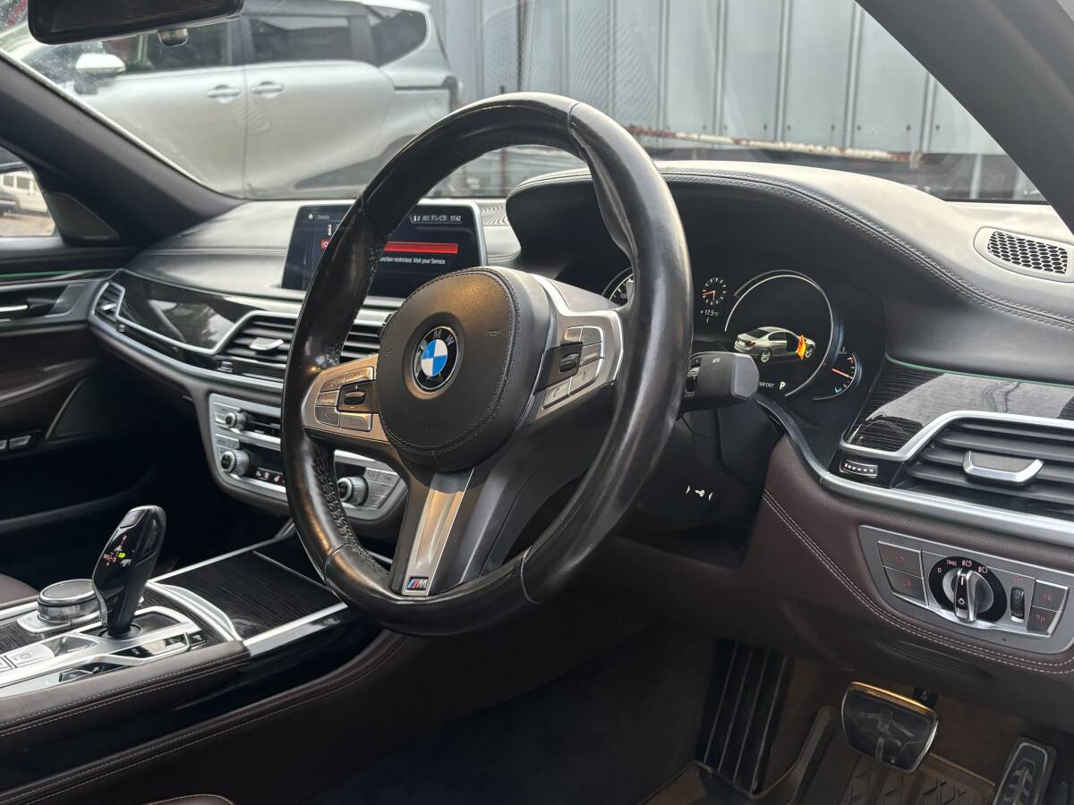 30年・BMW740d-XドライブMスポーツ-ツインパワーディーゼルターボ・本革・ナビ・TV・サンルーフ・装備充実・すぐ乗り車検令和6年12月の画像3