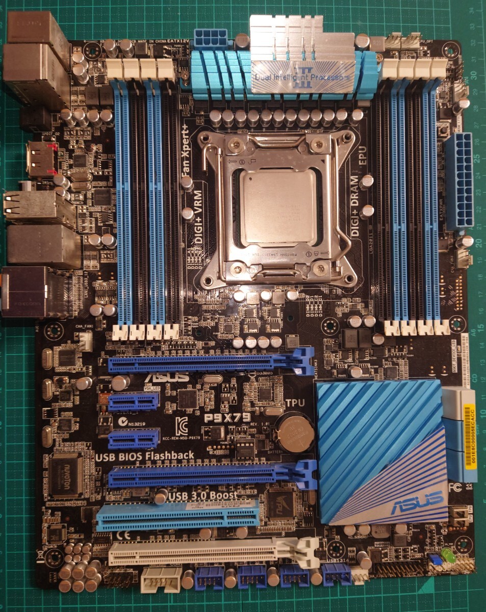 ASUS P9X79 LGA2011 第3世代マザーボード 動作確認済み core i7 CPU付の画像1