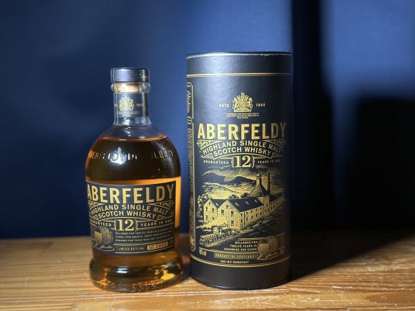 値下げ【新品】 アバフェルディ 12年 箱付 未開封 ABERFELDY スコッチウィスキー シングルモルトウィスキー 700ml 国内正規品1の画像1