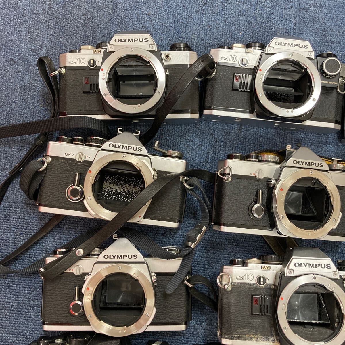 【A05】計19個 まとめ売り フィルムカメラ 一眼レフ ジャンク品 Olympus OM10 OM2 OM1 OM2N 等の画像2