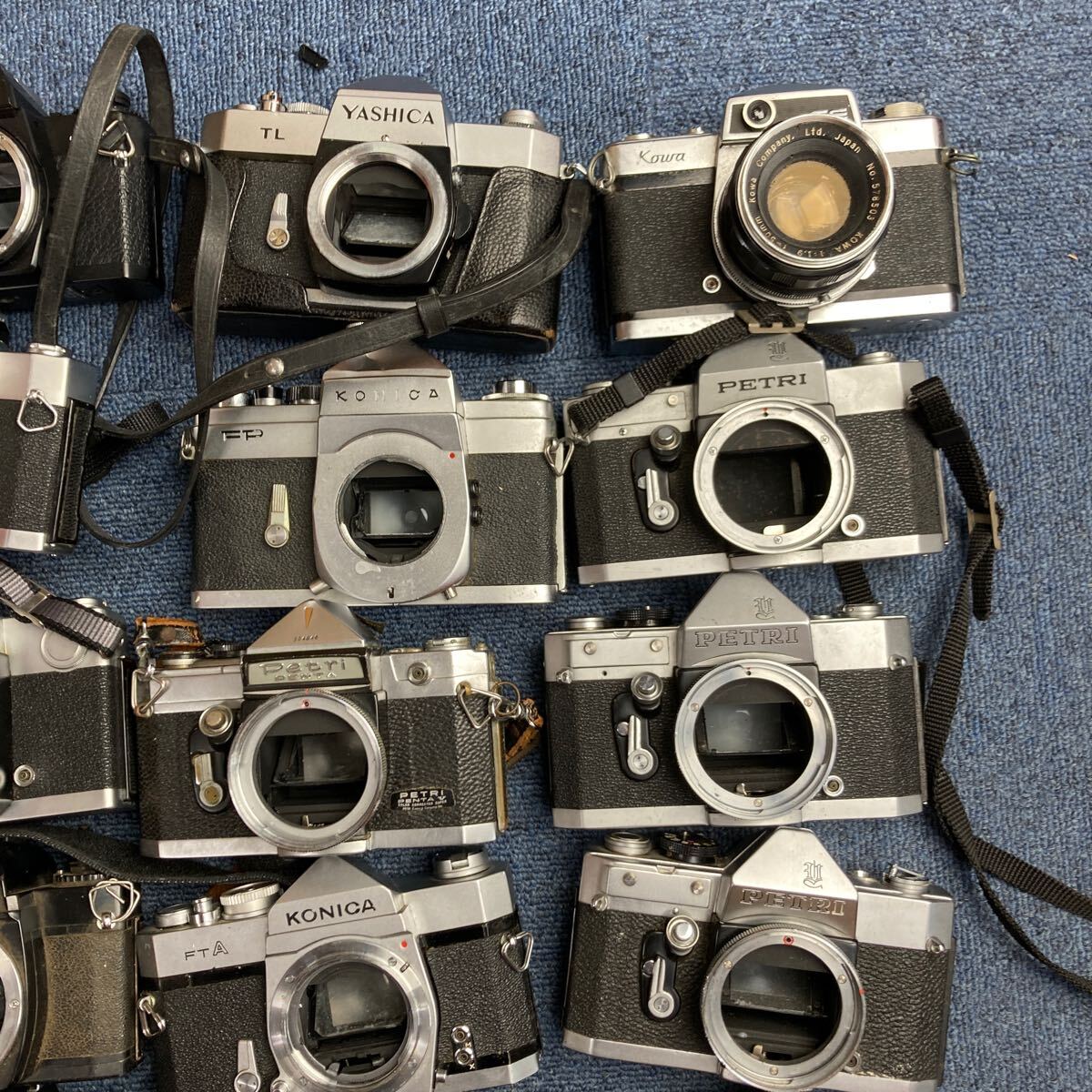 【A31】計36個　レア　一眼レフフィルムカメラ　まとめ売り　Konica MINOLTA Petri Cosina Fujica 等　ジャンク品_画像4