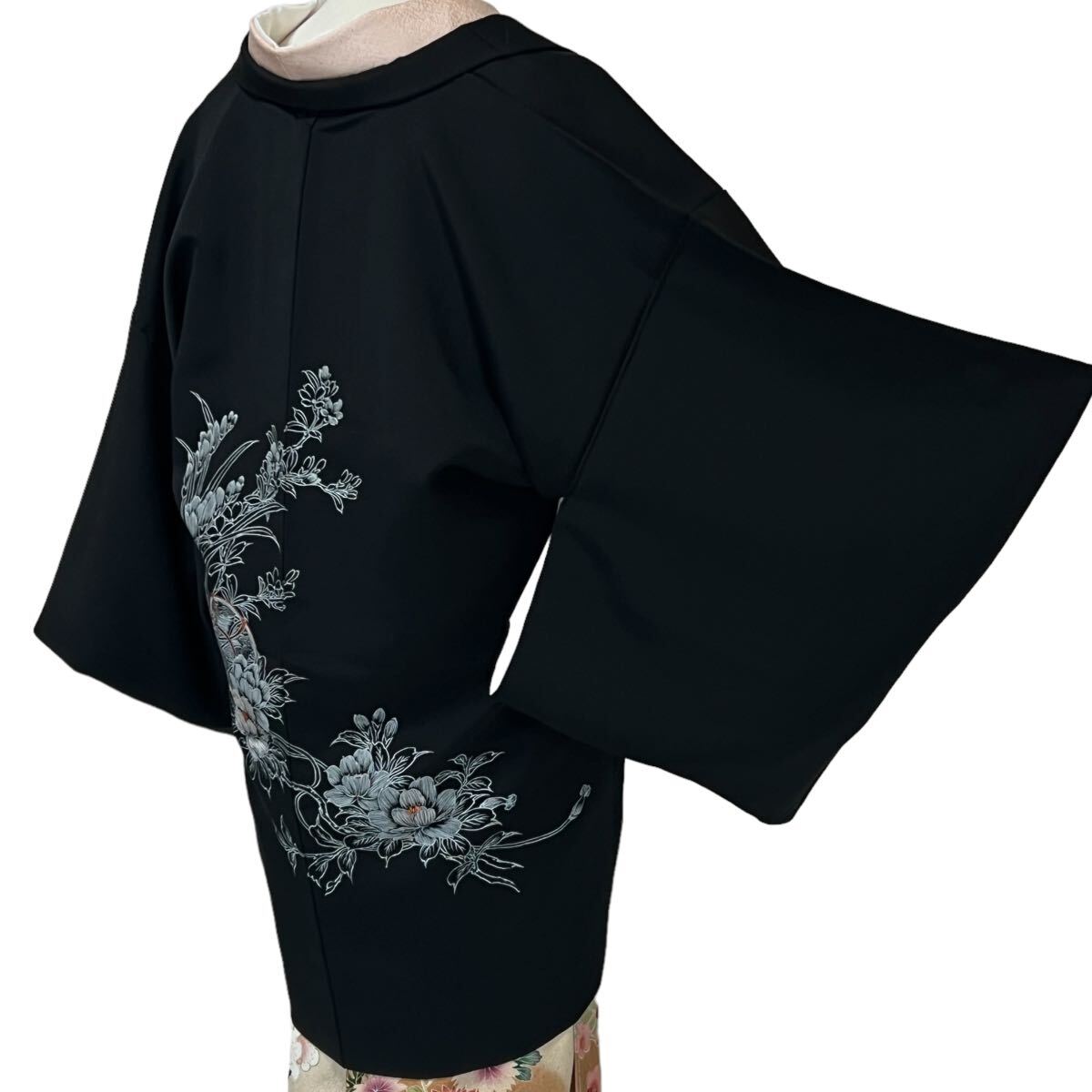 黒羽織 羽織 和装コート 着物用コート 中古 仕立て上がり リサイクル着物 きもの 着物 カジュアル着物 kimono 裄63.5cmの画像2