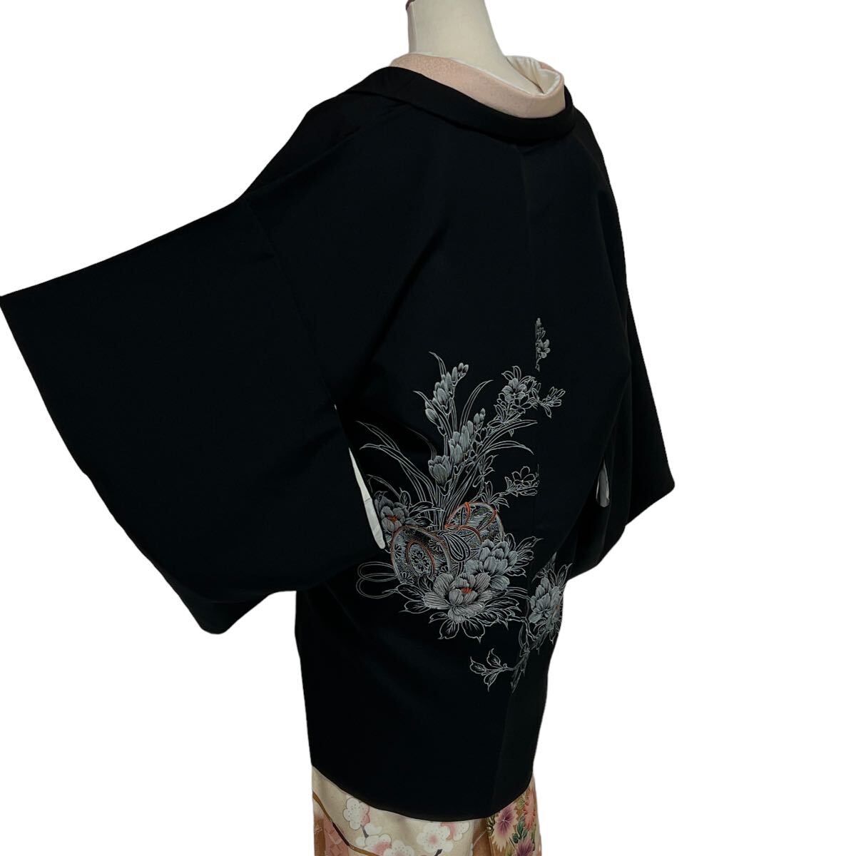 黒羽織 羽織 和装コート 着物用コート 中古 仕立て上がり リサイクル着物 きもの 着物 カジュアル着物 kimono 裄63.5cmの画像1
