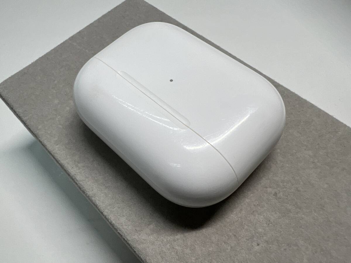 ★☆Apple AirPods Pro 第1世代 ケース A2190 ケースのみ イヤホン無し　中古 ☆★_画像9