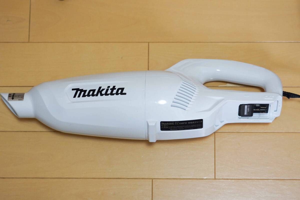 美品 makita マキタ CL108FD 充電式クリーナ 一式 サイクロンアタッチメント バッテリー 付属_画像2
