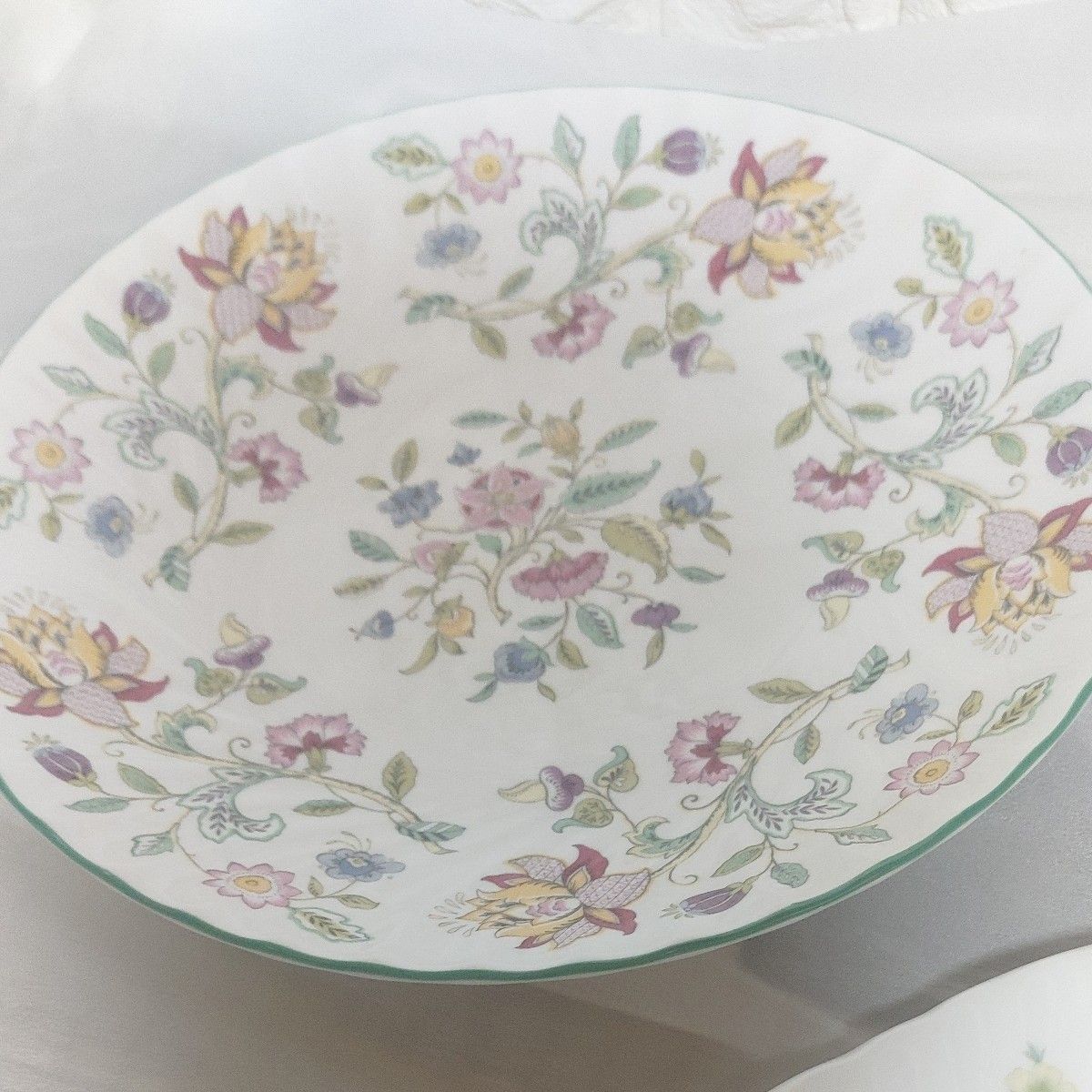 割引価格中 骨董品 ミントン皿三枚 ハドンホール大(グリーン)28 割引価格中 骨董品 ミントン皿三枚 ハドンホール大(グリーン)28