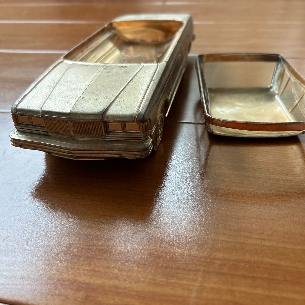 クラウン シガレットケース 昭和レトロ ゴールド 置物 トヨタ 金属製 当時物 灰皿 1979の画像3