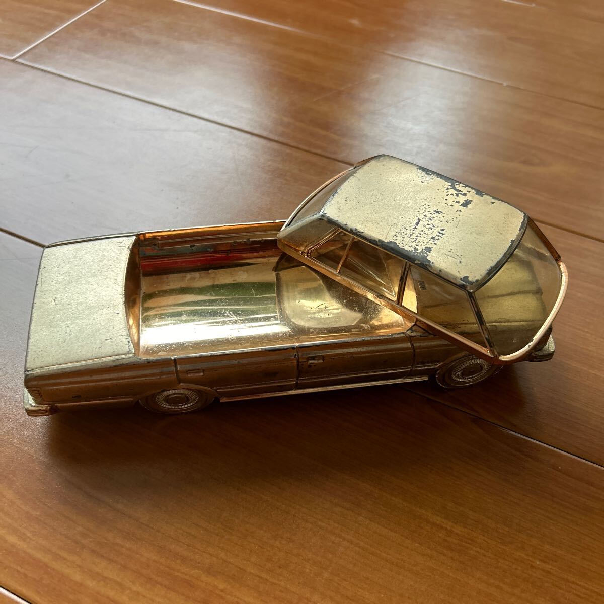 クラウン シガレットケース 昭和レトロ ゴールド 置物 トヨタ 金属製 当時物 灰皿 1979の画像2