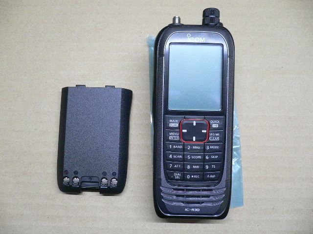 送料無料　アイコム製　IC-R30　2波同時受信・デジアナ受信対応多機能広帯域ハンディレシーバ（ICR30　icom)オプション付　ほとんど未使用