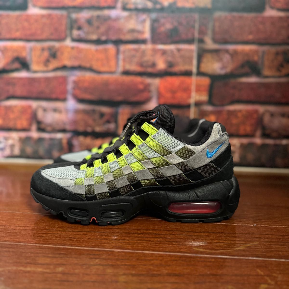 NIKE】Air Max 95 WOVEN BLACK/PHOTO BLUE-VOLT-SOLAR RED NIKE】Air Max 95 WOVEN BLACK/PHOTO BLUE-VOLT-SOLAR RED