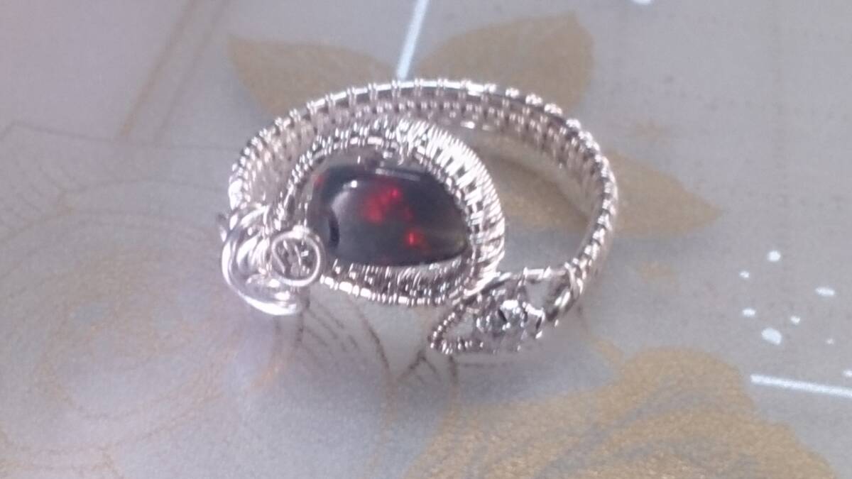 *NM*echio Piaa black opal tongue b ruby z silver color wire ring (*^^*)* size free *