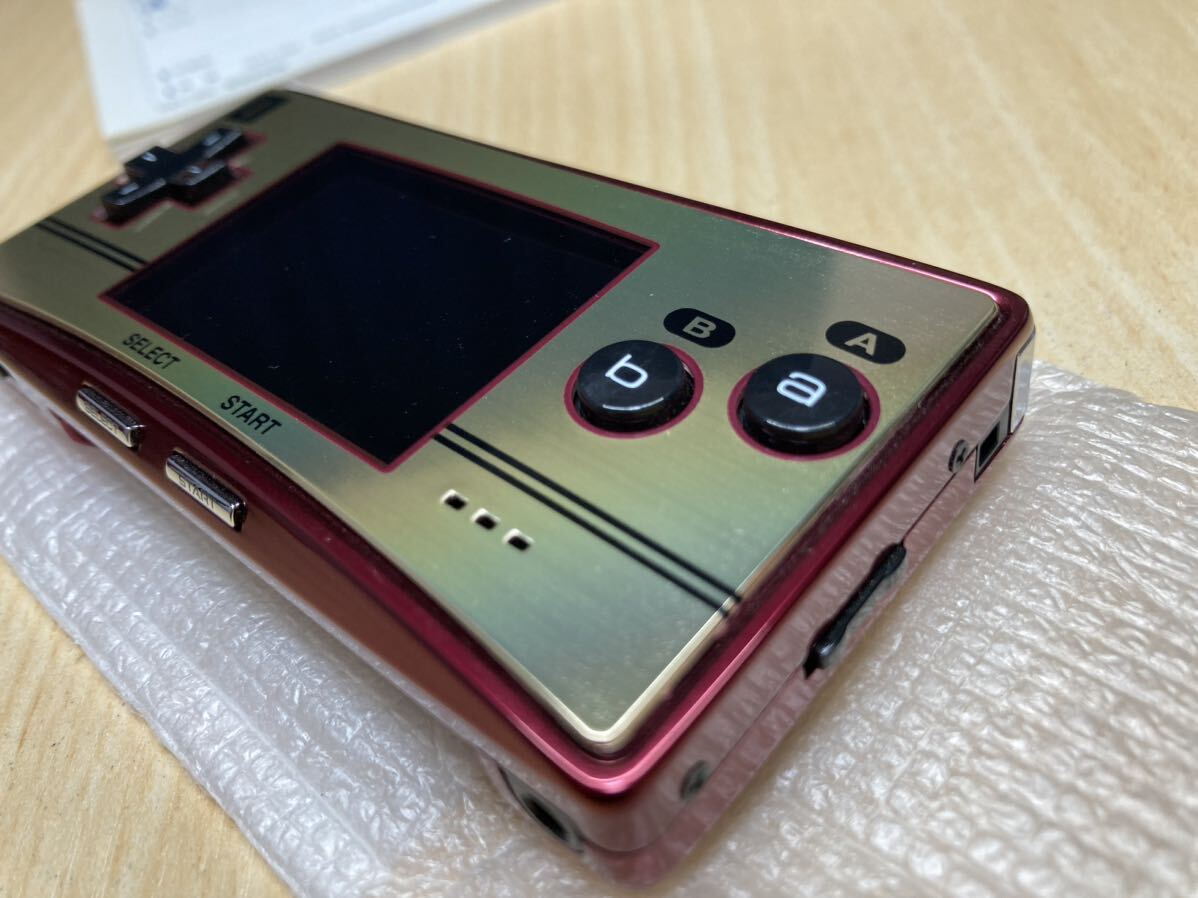 極上美品 新品電池交換済み ゲームボーイミクロ ファミコンカラー 付属品完備 任天堂 ニンテンドー Nintendo の画像5