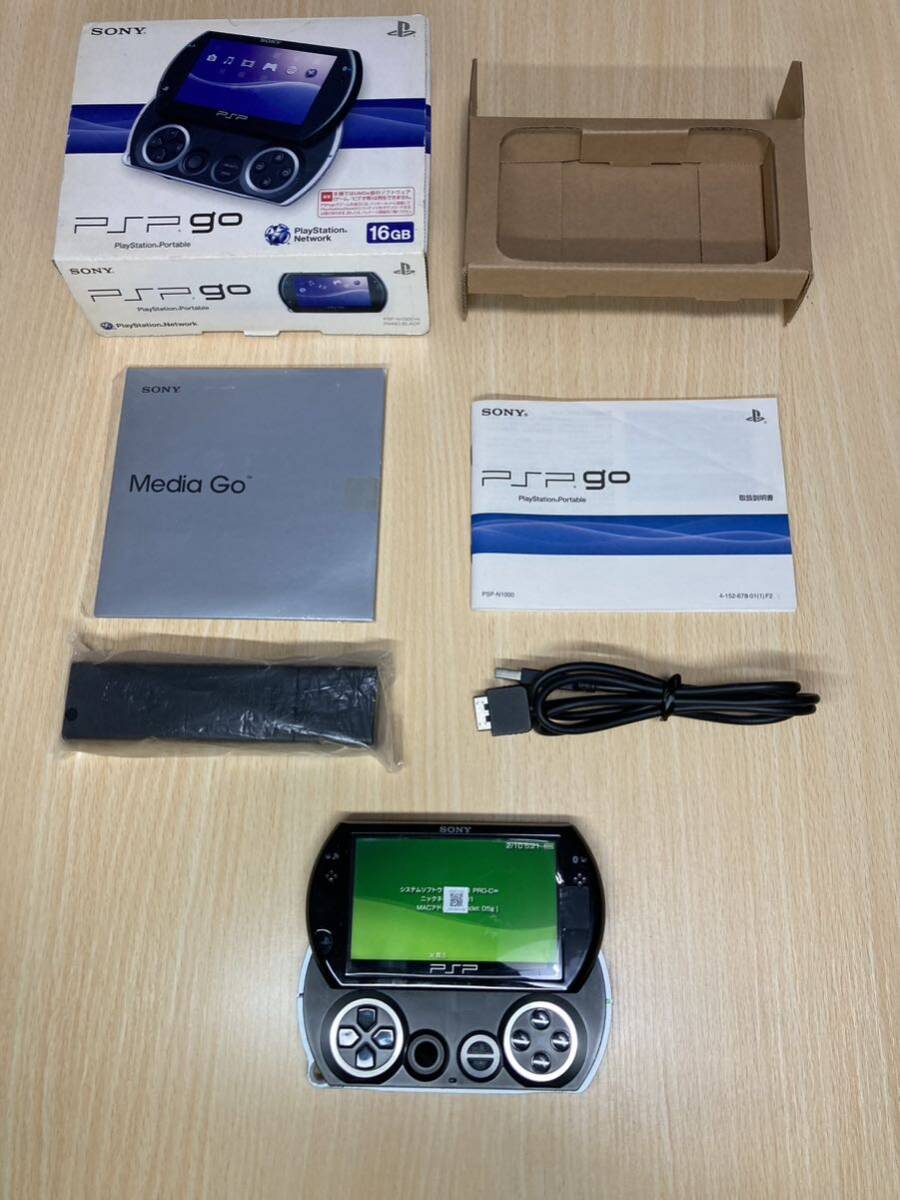 液晶新品　美品　PSPgoブラック　付属品あり　SONY ソニー プレイステーションポータブル