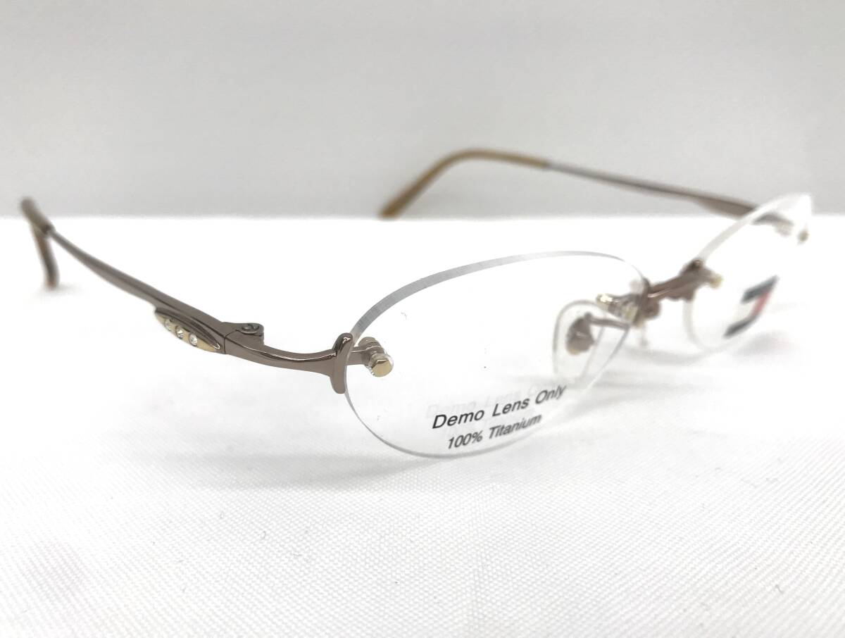 21K-158 新品 眼鏡 メガネフレーム チタン TOMMY HILFIGER 日本製 14g 52□17-135 フチなし ラインストーン シンプル レディース 女性 _画像9