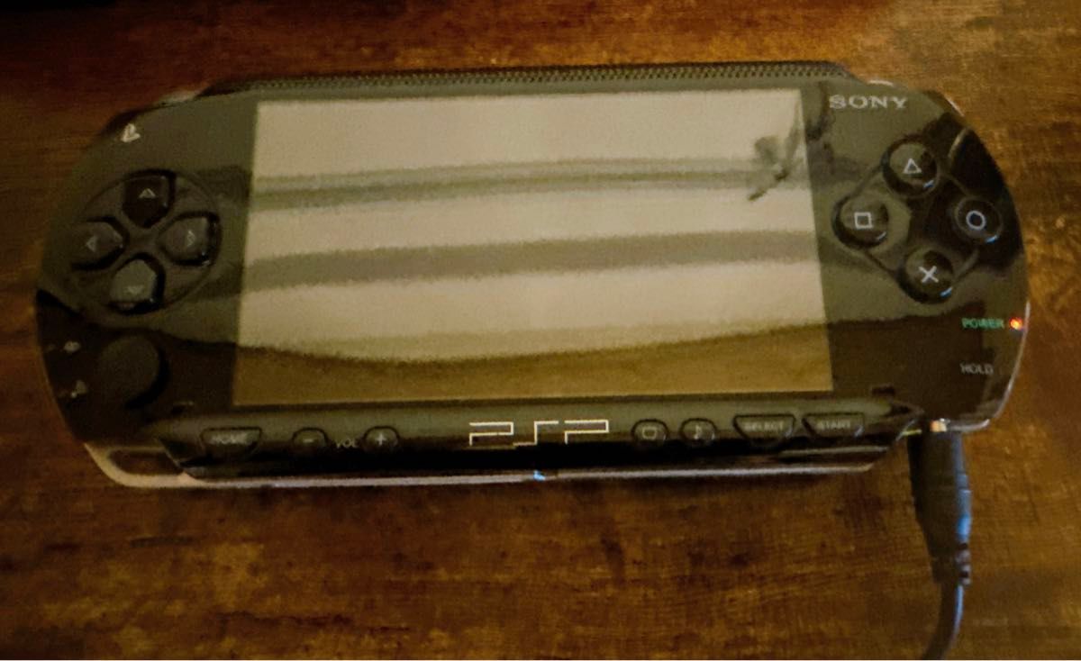 *PSP1000 本体 ブラック プレイステーションポータブル 付属品付き カセット5個他