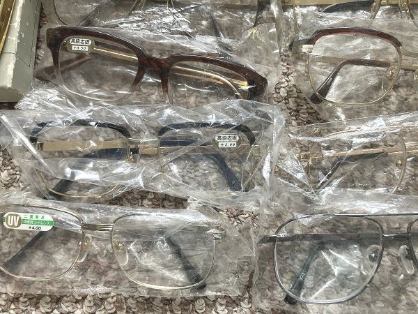 ☆ビンテージ 眼鏡フレーム 未使用品 メガネ めがね １５台 デッドストック 廃業眼鏡屋さん_画像4