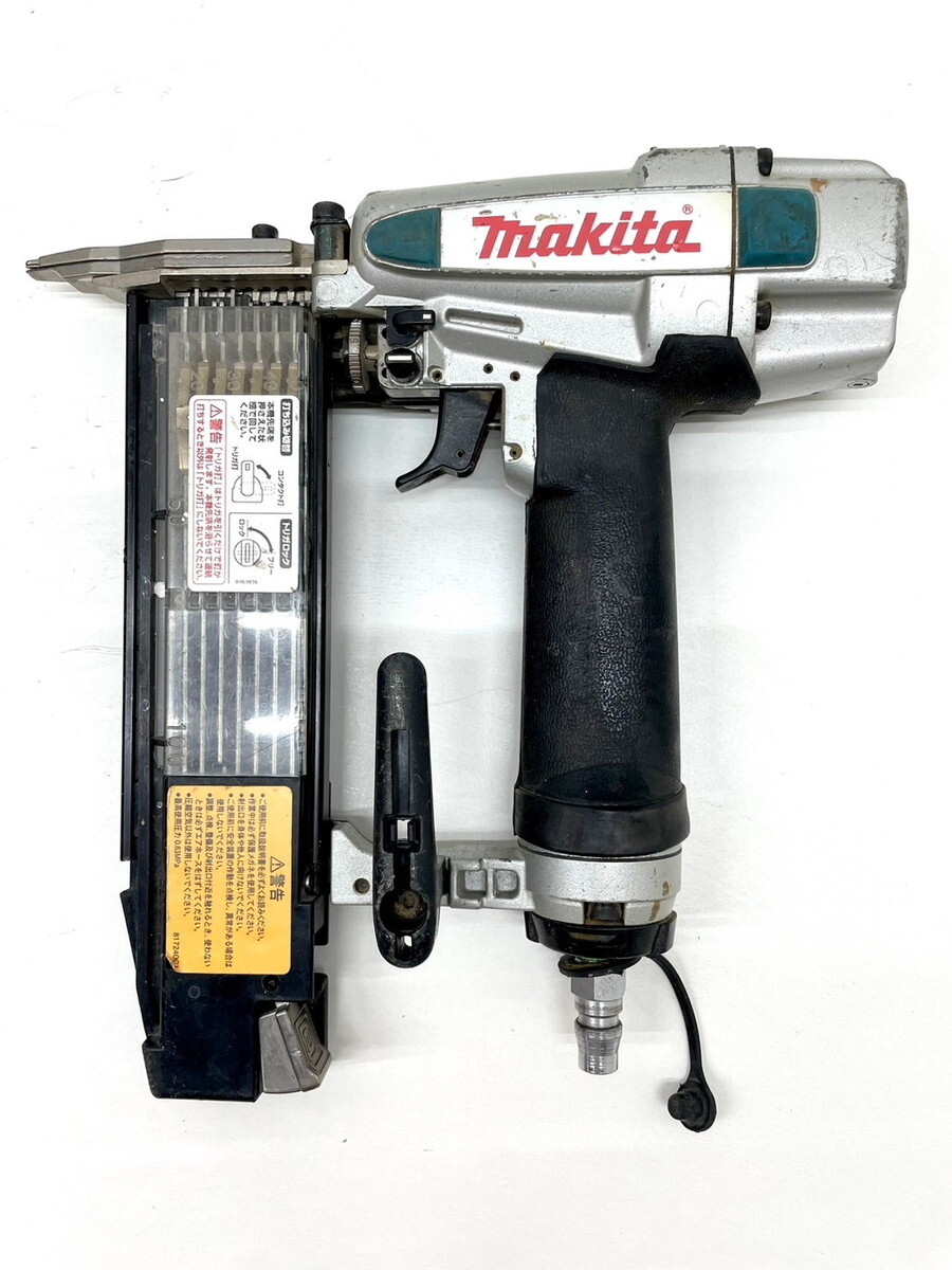 T-49 マキタ makita 常圧 50mm 仕上げ釘打ち機 フィニッシュネイラ AF502N ケース付き 電動工具の画像2