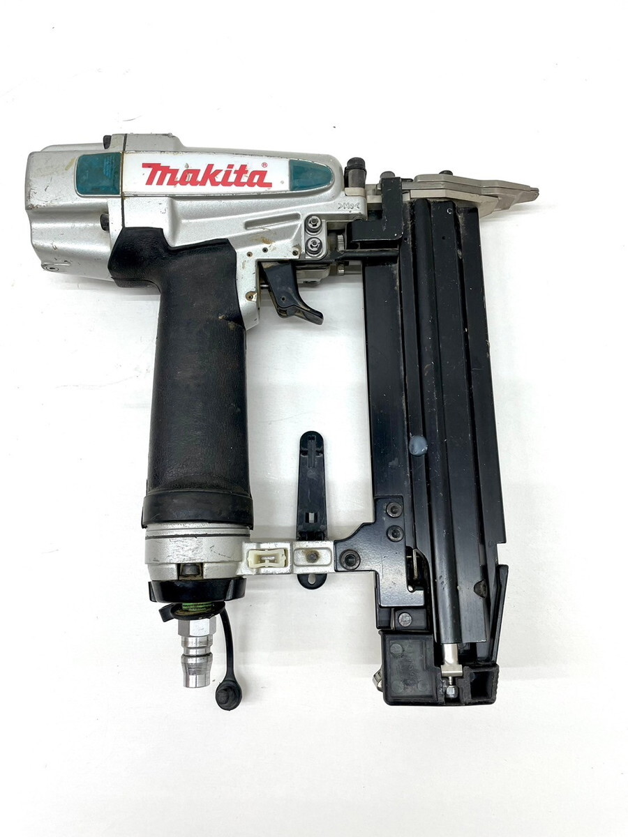 T-49 マキタ makita 常圧 50mm 仕上げ釘打ち機 フィニッシュネイラ AF502N ケース付き 電動工具の画像3