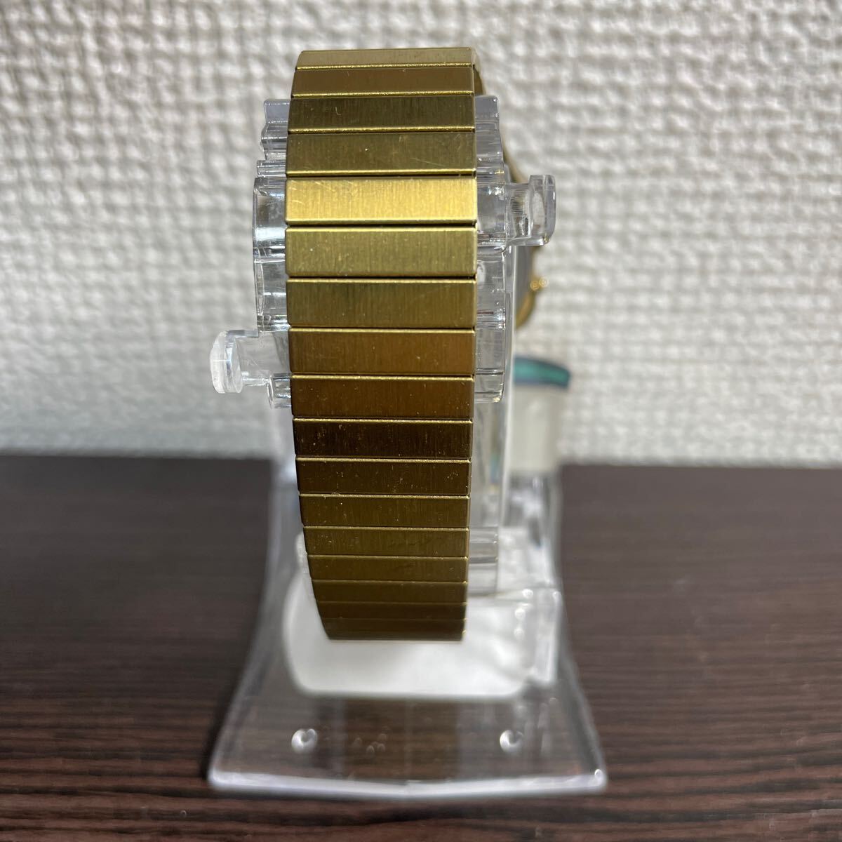 美品 Timex タイメックス T78677 クラシック デジタル Classic Digital Supreme シュプリーム コラボで話題 Gold ゴールド 金 腕時計の画像4