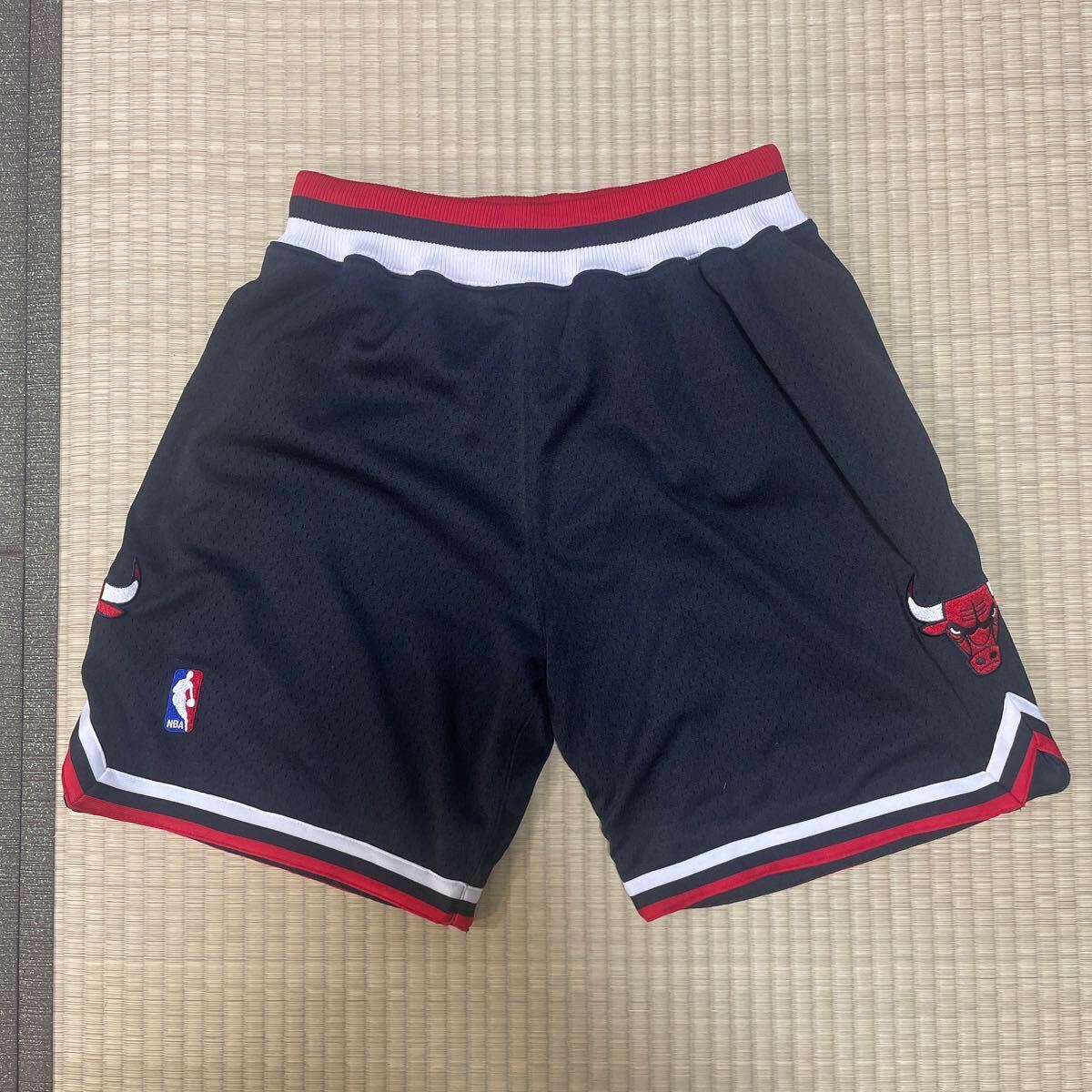 美品 Mitchell & Ness NBA Chicago Bulls Authentic Short ミッチェルアンドネス シカゴ ブルズ オーセンティック ショーツ 1997-1998 Mの画像1