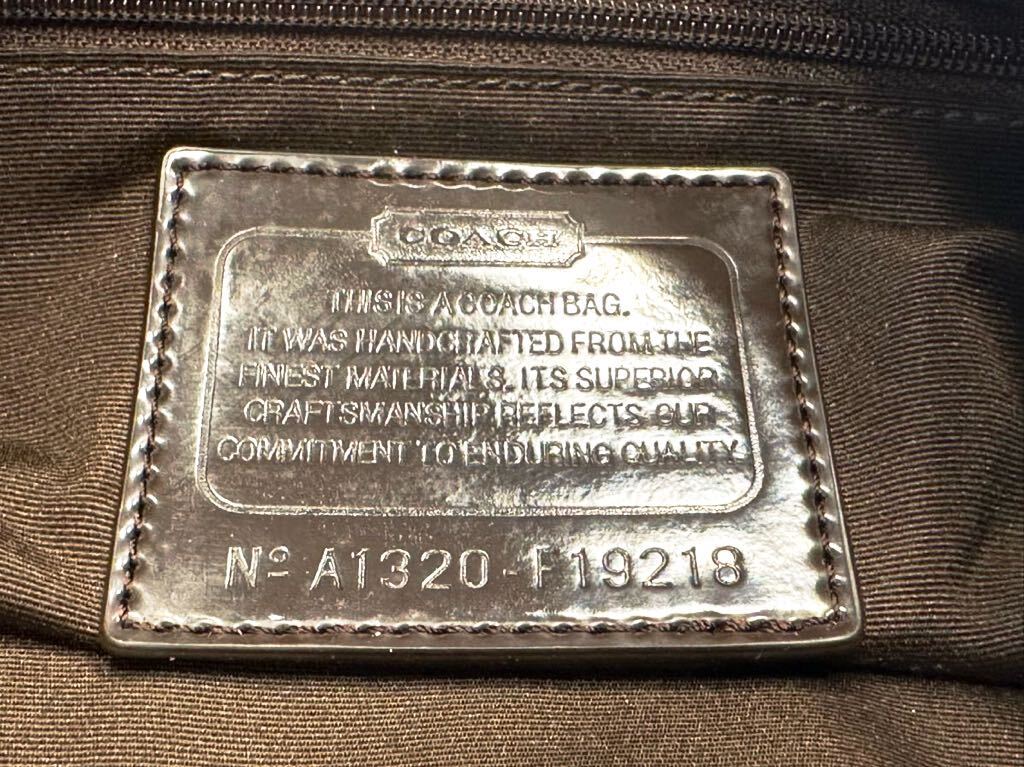 (送料無料)中古品 COACH コーチ シグネチャー ハンドバッグ ☆サイズ 縦 約15.5㎝、幅 約24㎝、まち 約5㎝の画像6