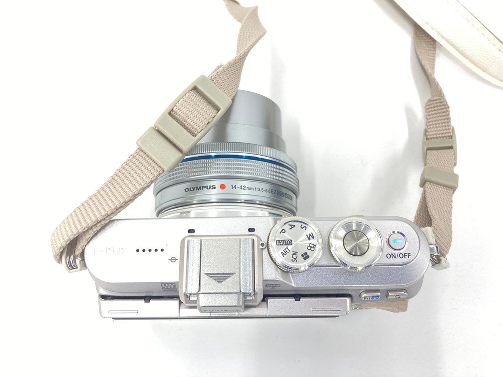 OLYMPUS オリンパス ペン カメラ EPL8/BHRA23472 シルバー×ホワイトカラー 袋付き 説明書付き【CDAW3001】の画像4