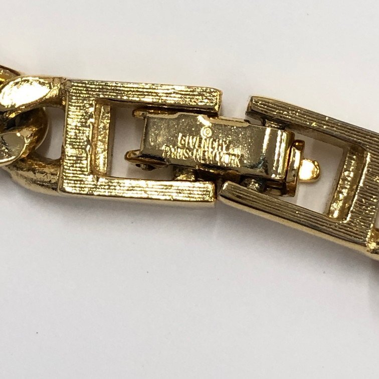 GIVENCHYji van si. bracele Gold color case attaching [CDAP0030]