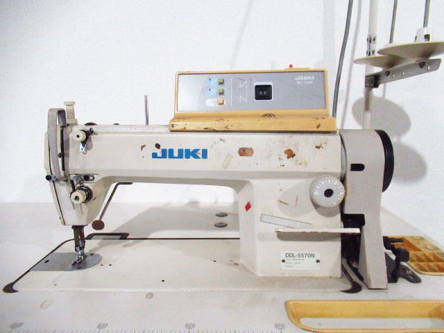JUKI ジューキ JUKI 高速一本針本縫自動糸切装置付きミシン DDL-5570N / ミシンコントローラ SC-120N 三相200V 工業用ミシン 管理24D0406C_画像2