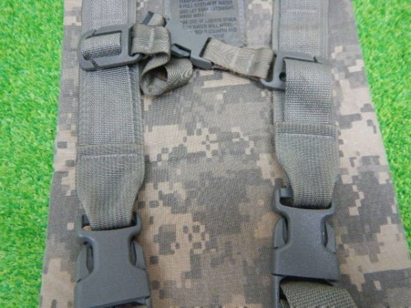 Ａ:ACUハイドレーションキャリアーサバゲーUSMC♪沖縄米軍放出♪人気ミリタリー良品！MOLLE2 CARRIER,HYDRATION SYSTEMコスプレ_画像4