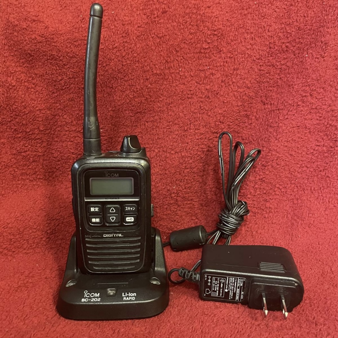アイコム 351MHzデジタル簡易無線機(登録局)IC-DPR3 中古品　充電器BC-202_画像1