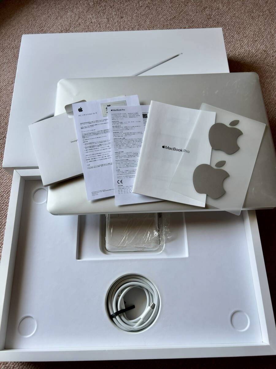 【美品】Macbook Pro 13インチ シルバー Mid 2020 Thundebolt3x4ポート (Intel i5 クアッドコア2Ghz RAM:16GB SSD:512GB) A2251_画像8