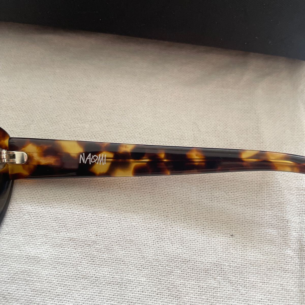 美品 日本製 Stussy Naomi サングラス ケース付き old Stussy 美品 日本製 Stussy Naomi サングラス ケース付き old Stussy