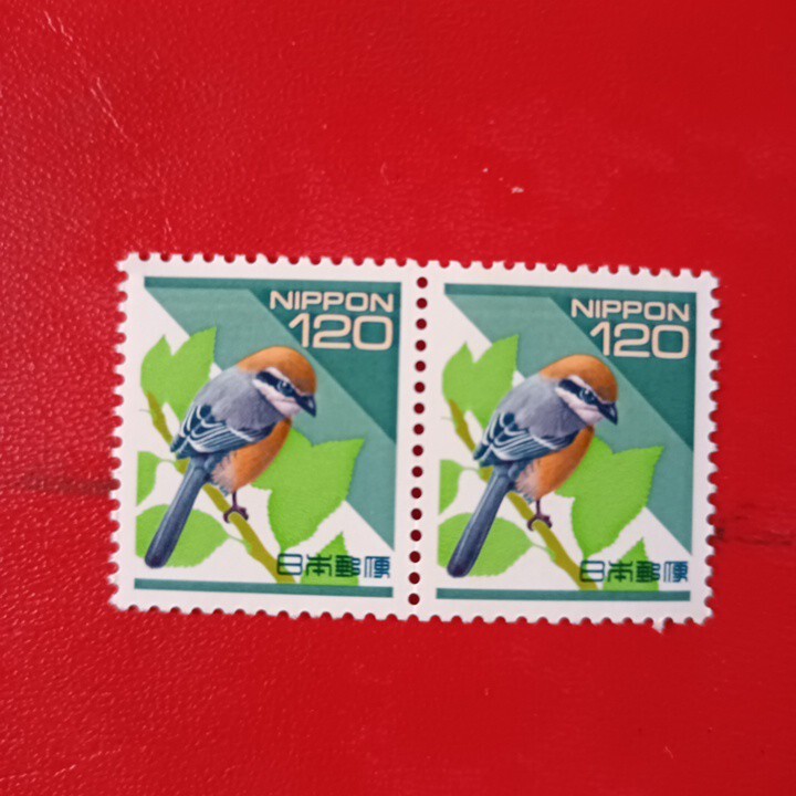 未使用　切手　１２０円×２枚　普通切手　日本の自然　モズ_画像1