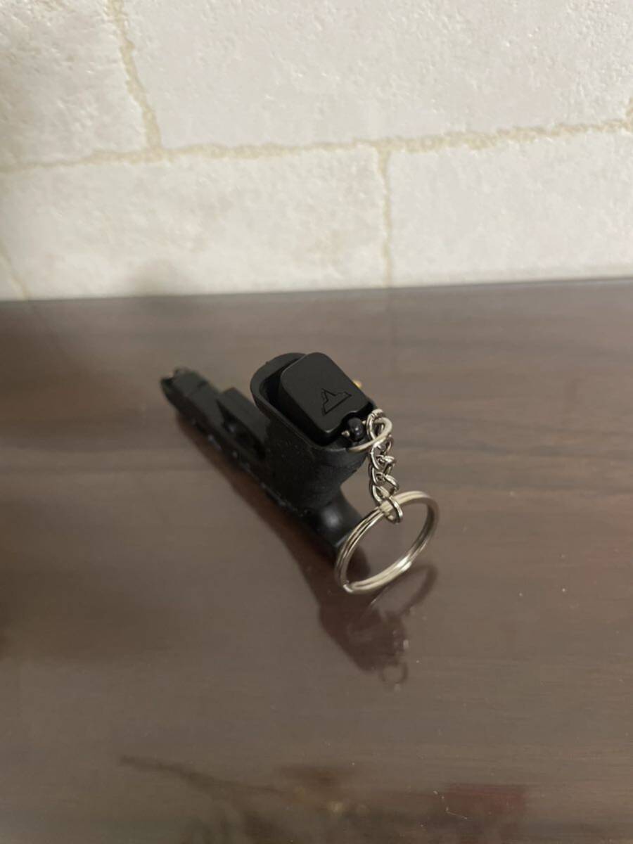 G34 TTI combat master style 1/3 scale made of metal miniature model gun key holder 