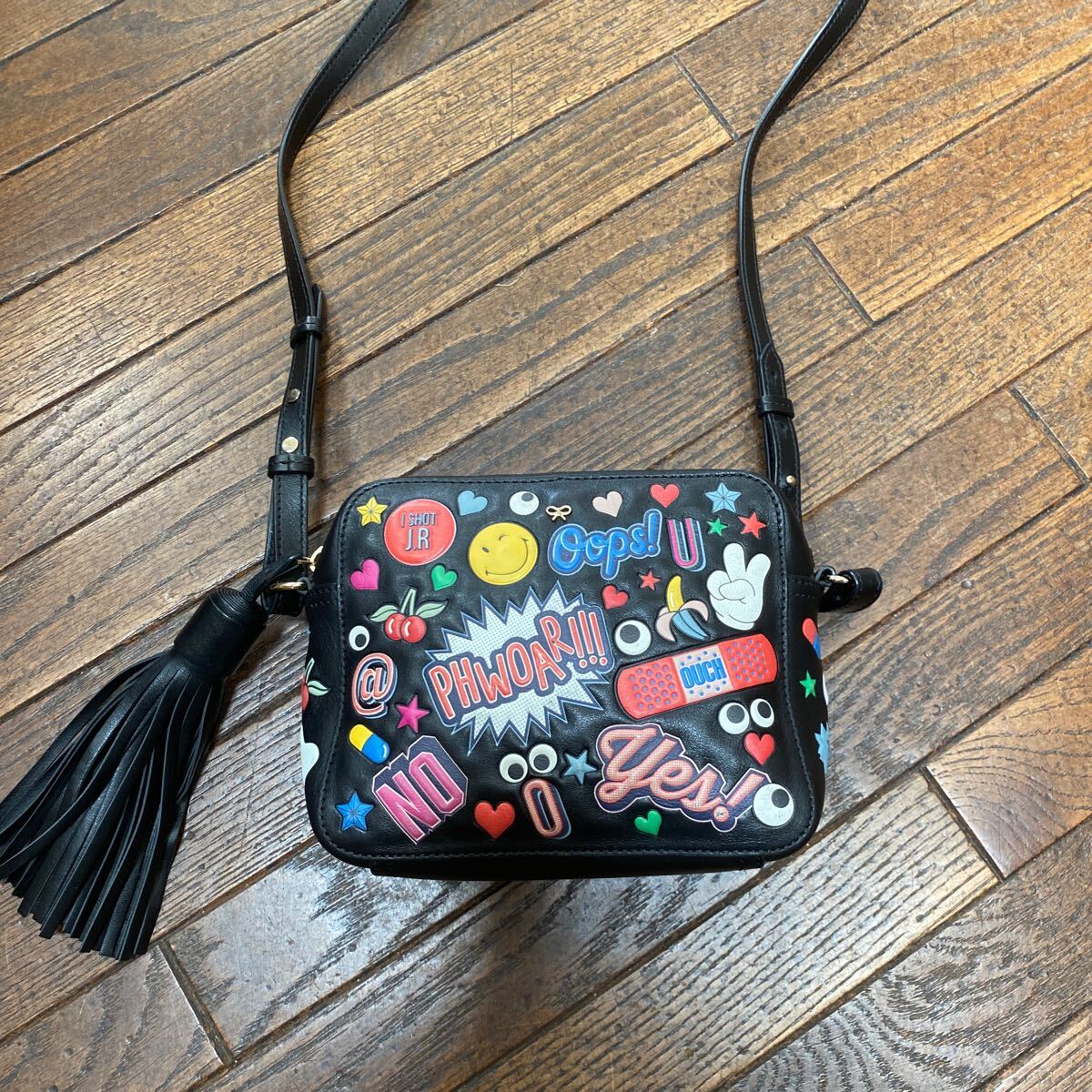  ultimate beautiful goods ANYA HINDMARCH( Anya Hindmarch ) Cross body * all * over * wing k* sticker 