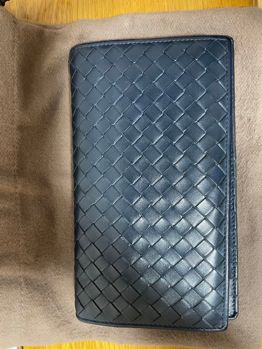 【美品】BOTTEGA VENETA ボッテガヴェネタ　 二つ折り財布 レザー イントレチャート　長財布