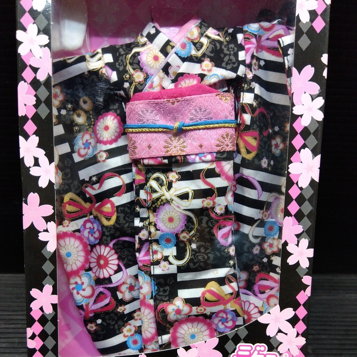 新品未使用 タカラ ジェニーちゃん きもの 着物 黒 着せ替え人形のお洋服 和服 Kimono 和装 おままごと ごっこ遊びの画像3