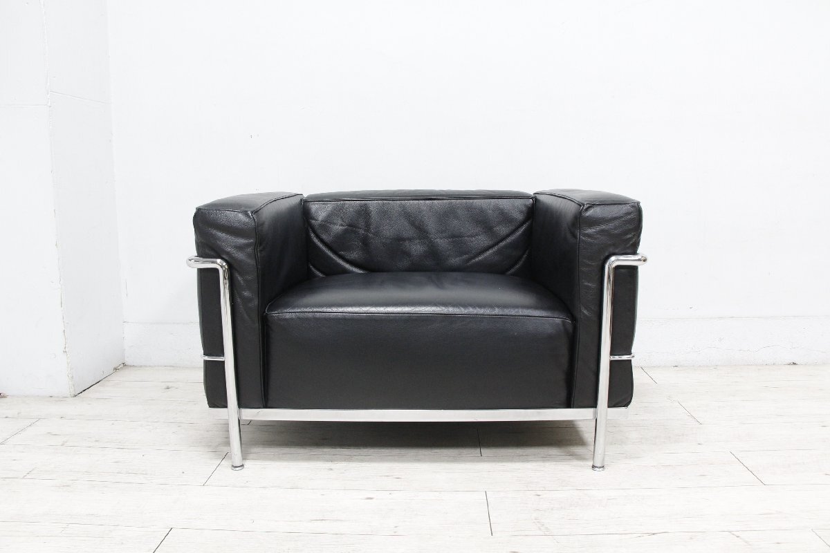 ☆極美品☆Cassina カッシーナ 1人掛けソファ LC3 黒革 98万の画像2