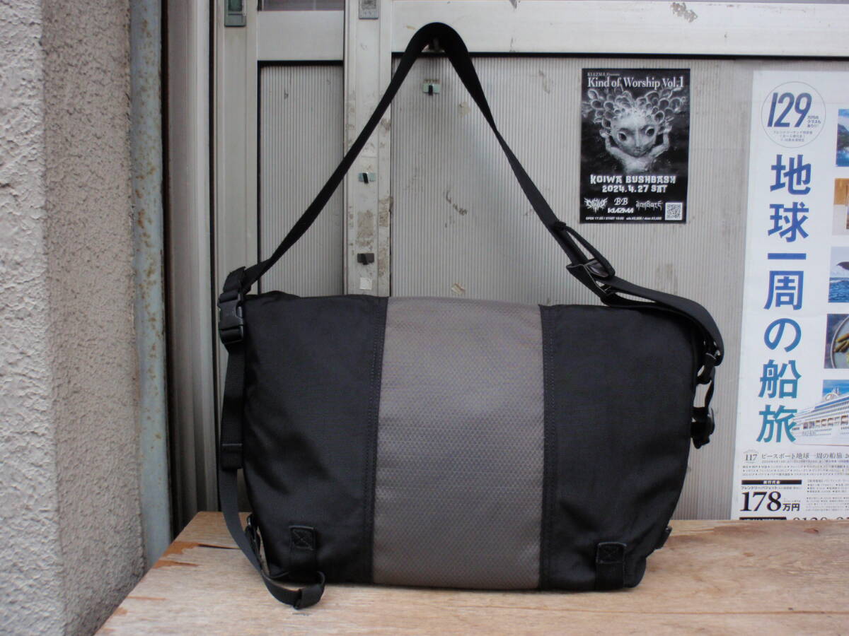ティムバック２ 黒×グレー色なメッセンジャーバッグ の画像3