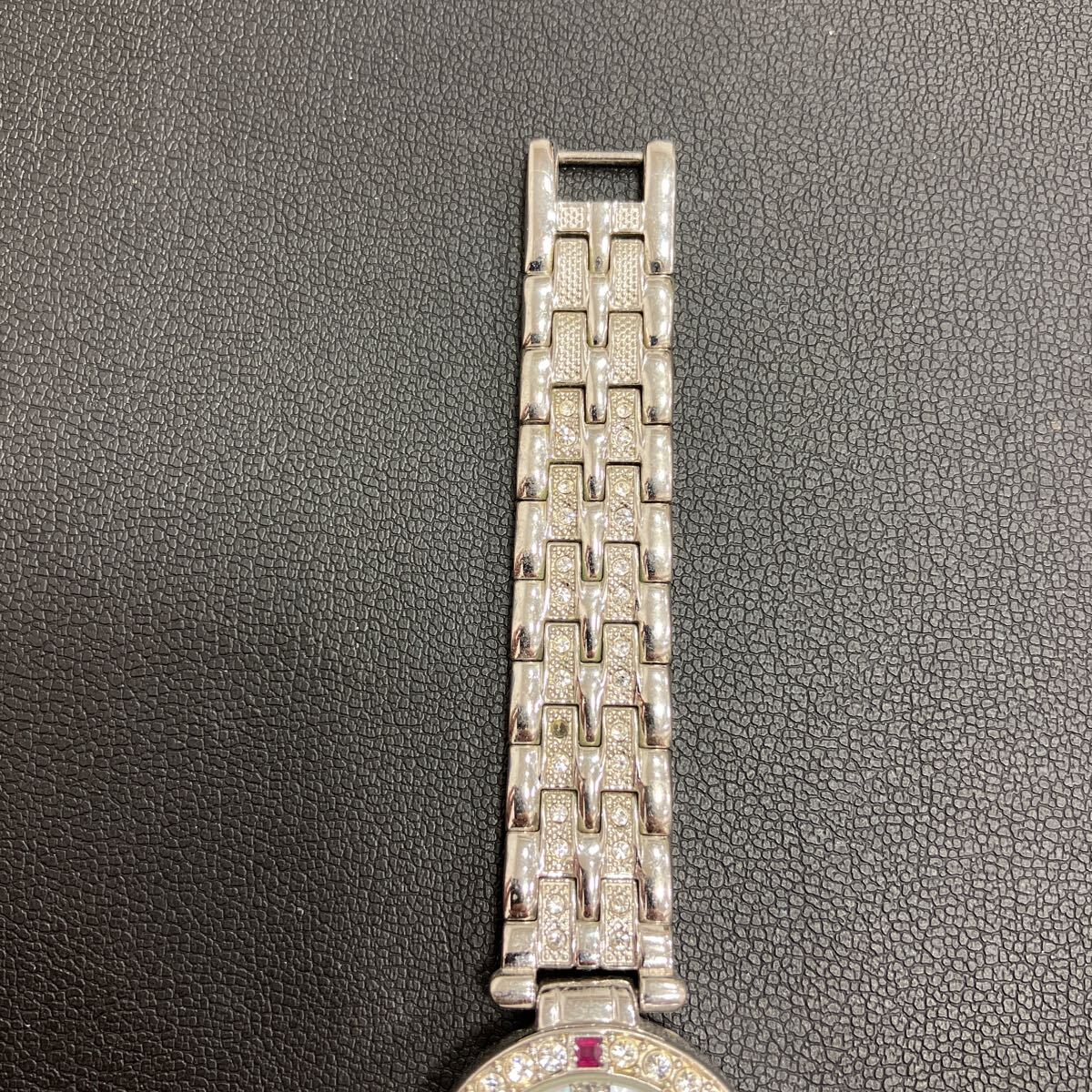 アイザックバレンチノ 腕時計 クォーツ ドレスウォッチ IVL-9100-2 シェル文字盤 アンティーク の画像2