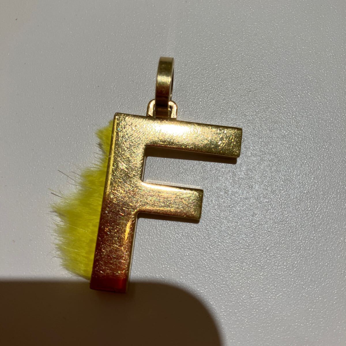 フェンディ　FENDI イニシャルチャーム　ゴールド　ペンダントトップ ネックレストップ チャーム_画像2