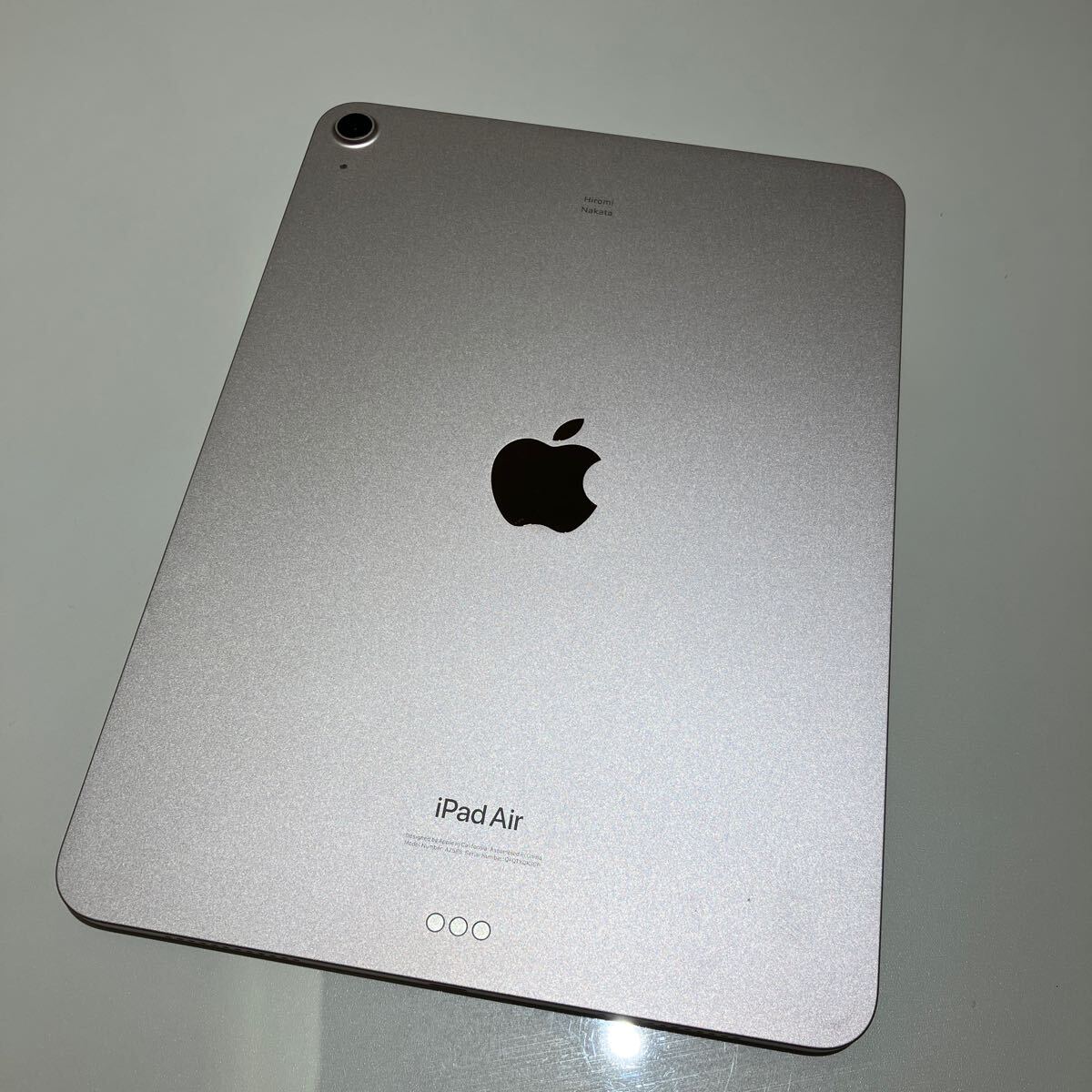Apple iPad Air 第5世代/2022 Wi-Fiモデル 256GB ピンク MM9M3J/A 本体のみ 背面ネームあり 同梱不可 HON-Z-75_画像4