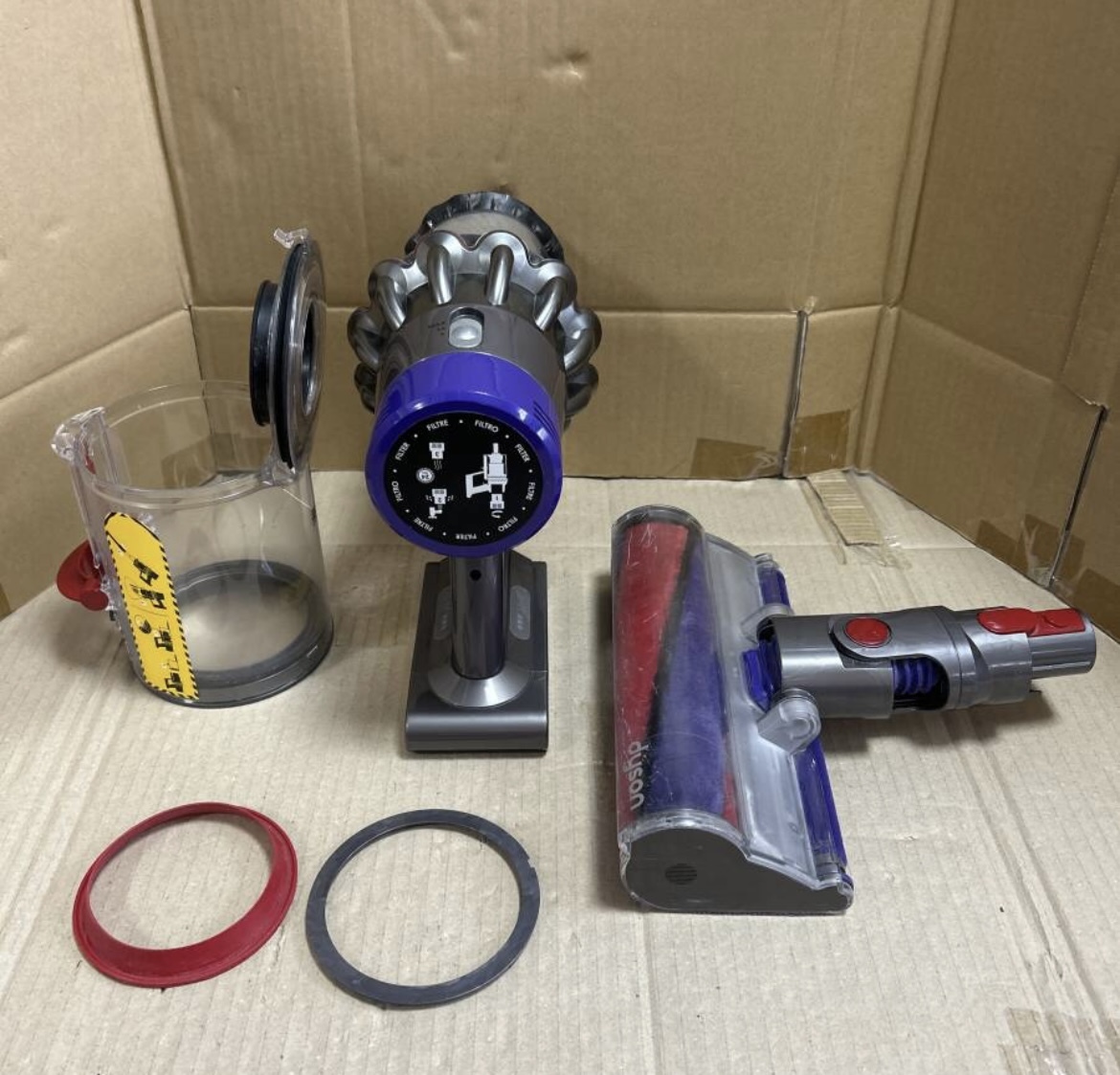 dyson.SV12. vacuum cleaner parts. explanation . please see 