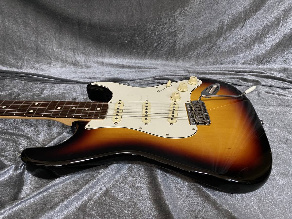 ★送料無料 2020年製 使用感少なめの美品！ Fender Made in Japan Traditional 60s Stratocaster ストラトキャスター 即決_画像3