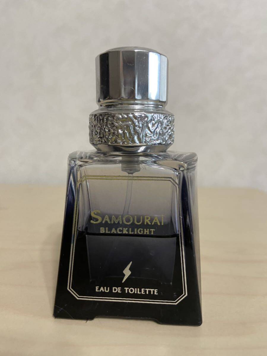 アランドロン サムライ ブラックライトEDT・SP 30ml 香水　SAMOURAI BLACKLIGHT スプレー　定形外郵便は300円_画像1